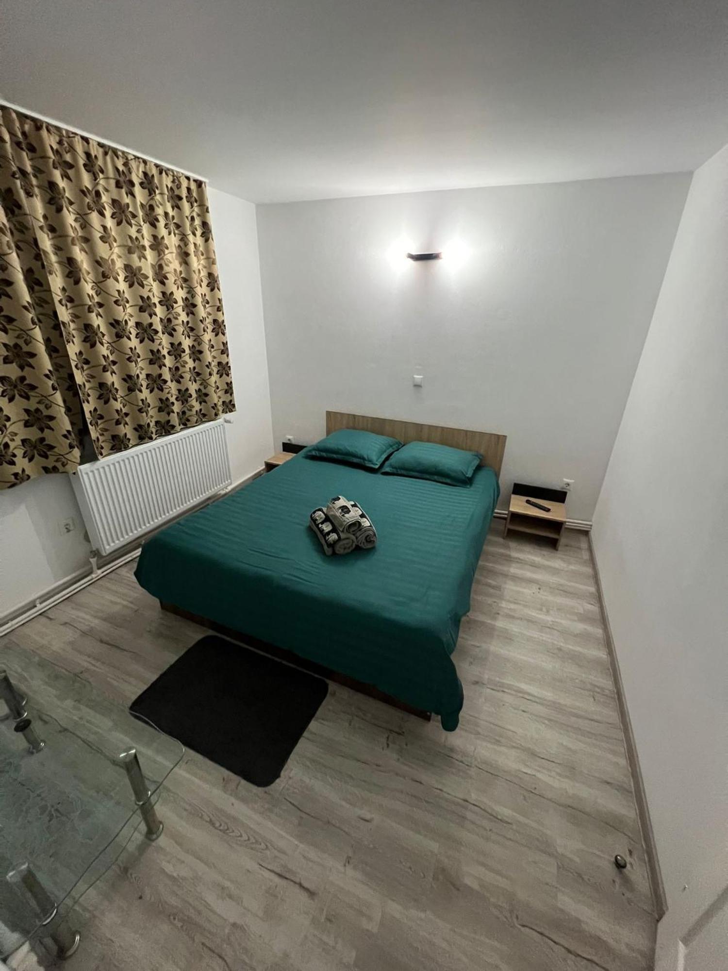 Garsoniera Casa Dragoeni, Targu Jiu Apartment ภายนอก รูปภาพ