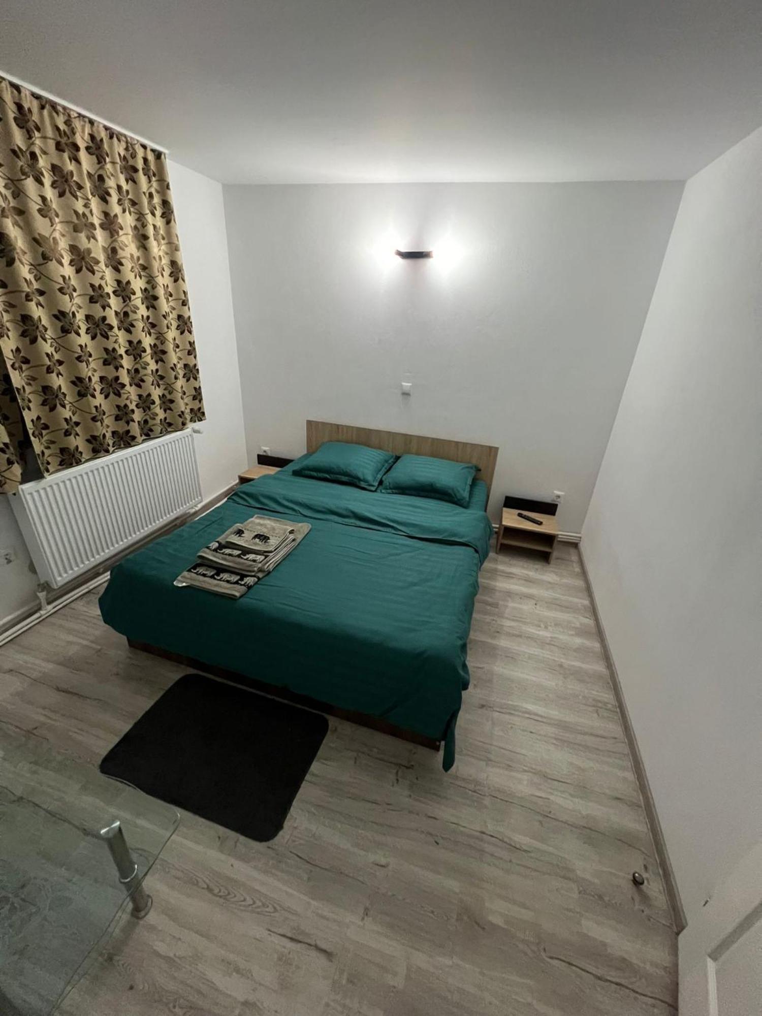 Garsoniera Casa Dragoeni, Targu Jiu Apartment ภายนอก รูปภาพ