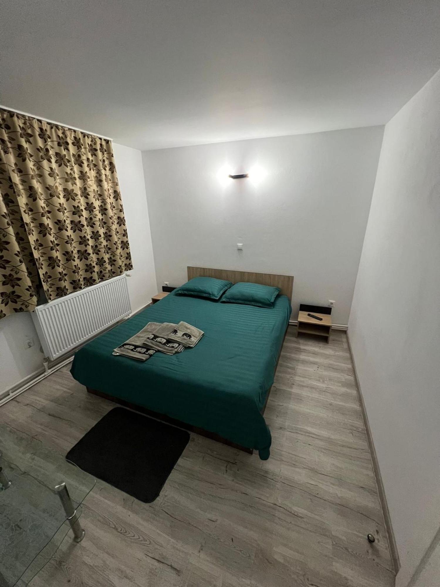 Garsoniera Casa Dragoeni, Targu Jiu Apartment ภายนอก รูปภาพ